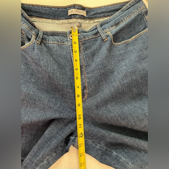 LEE Platinum Label Women's 18 Med Naturally Slimming Slight Flare Stretch Jeans - Picture 9 of 10